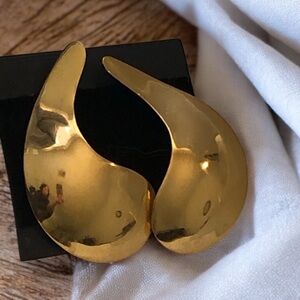 GIANT 80s Teardrop Pierced Earrings NOC